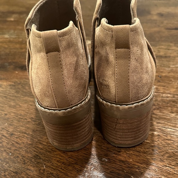 Crown Vintage Brown Suede Ankle Booties - Picture 5 of 6